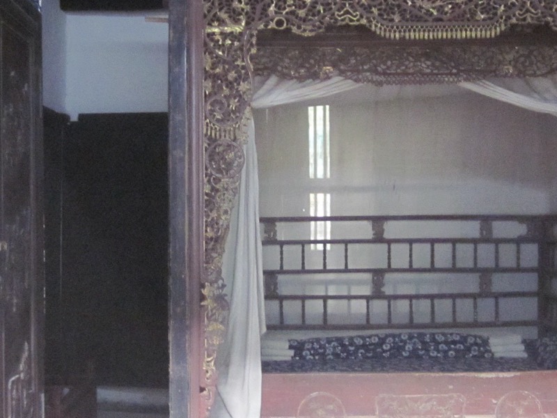 Sea-view double with shuttered windows